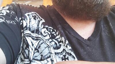 Bearded chap is having fun in this close-up homemade footage
