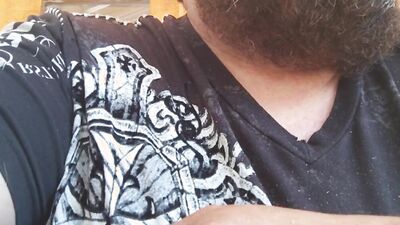 Bearded chap is having fun in this close-up homemade footage