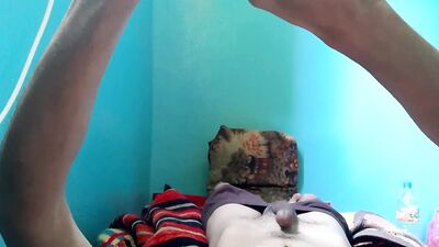 Amateur fellow is jerking his piston in this homemade solo performance