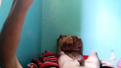 Amateur fellow is jerking his piston in this homemade solo performance