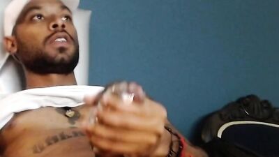 Pretty amateur straight chap films himself while jerking his BBC