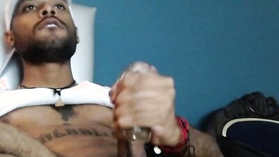 Pretty amateur straight chap films himself while jerking his BBC