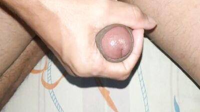 Amateur bloke is jerking his hard piston in this close-up video