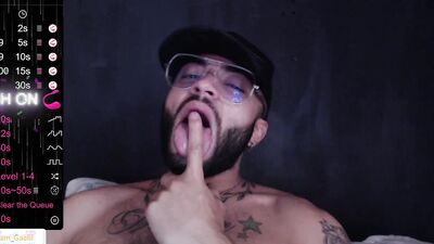 Horny bearded bloke is having some fun in front of the cam