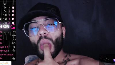 Horny bearded bloke is having some fun in front of the cam