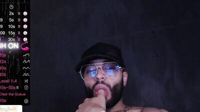 Horny bearded bloke is having some fun in front of the cam