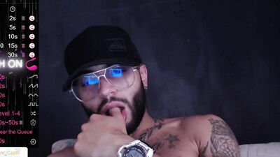 Horny bearded bloke is having some fun in front of the cam
