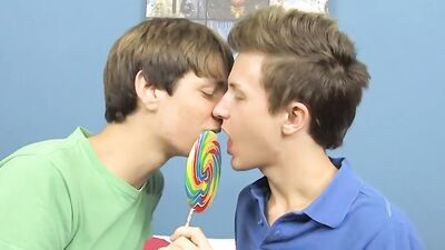 School twinks Chad HollyWood and Nathan Stratus anal breed