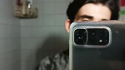 POV: Mi mejor amigo me llama para quedar y me pajeo con una foto suya