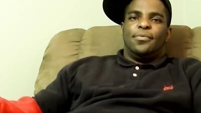 Straight ghetto thug Big Black receives blowjob in threesome