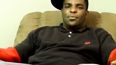 Straight ghetto thug Big Black receives blowjob in threesome