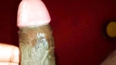 Lad films himself while jerking his BBC before the bed