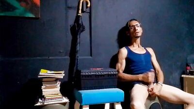 Raba Erre is jerking his dong in this solo performance