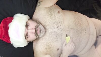 76CurvyNThick - HERE CUMS SANTA CURVY - Merry Christmas Jerk Off Greeting From Sexy Chubby BI Daddy