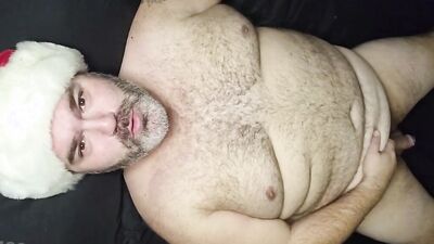 76CurvyNThick - HERE CUMS SANTA CURVY - Merry Christmas Jerk Off Greeting From Sexy Chubby BI Daddy