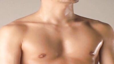 Handsome well built Japanese makes erotic pictures for casting