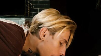 Hot sex of two young gays in a photo studio