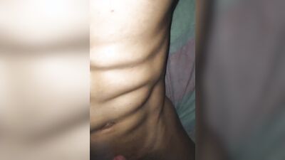 Me pajeo solito en mi cuarto y necesito compañer@