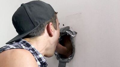 Dakota Payne Sucking Juicy Hunk Dicks At The Gloryhole
