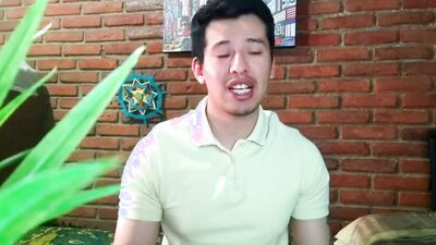 Le pague a un musculoso vergon para que me quitara la virginidad