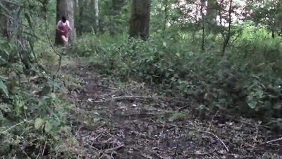 OUTDOOR JOGGING IN VEST NO SHORTS