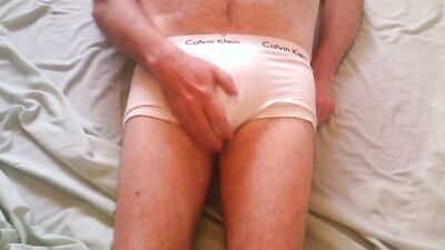 WHITE PANTS RIP OFF