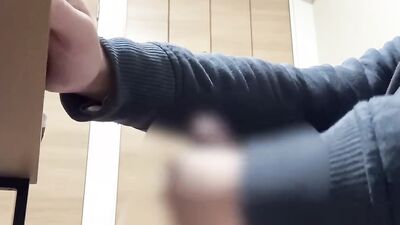 Muscular Japanese masturbates while watching AV, mass ejaculation for the first time in 2 days