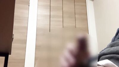Muscular Japanese masturbates while watching AV, mass ejaculation for the first time in 2 days