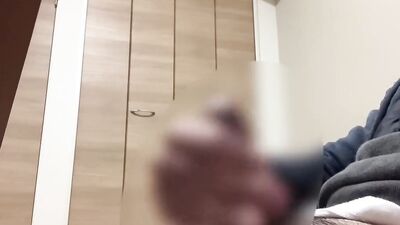 Muscular Japanese masturbates while watching AV, mass ejaculation for the first time in 2 days