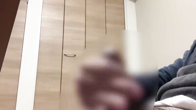 Muscular Japanese masturbates while watching AV, mass ejaculation for the first time in 2 days