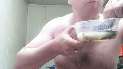 VID_101 masturbare anal baut pisat (14 min).mp4