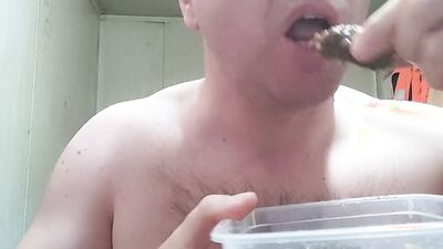 VID_101 masturbare anal baut pisat (14 min).mp4