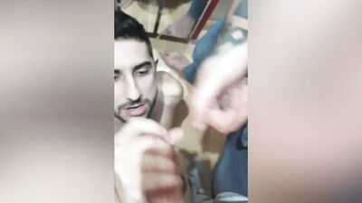 Hetero pollon viene a descargar / straight big cock gets blowjob