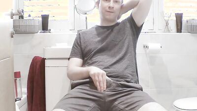 Stiffy Divine's Erotic Masturbation In The Bathroom