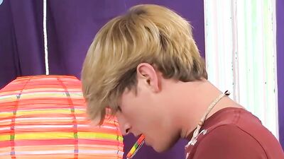 Petite twinks Lucas Sky and Gabriel Kelly anal breed and cum