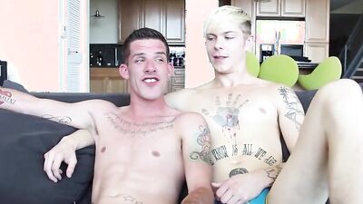 GayRoom Horny tattooed guys wants to fuck each other