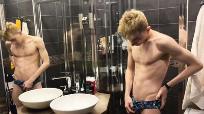 masturbate in shower