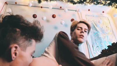 Sweet couple of guys had hot sex on the eve of Christmas