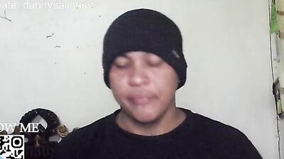CHICOS CHECOS masturbación con la mano salpicando su cara !!!!