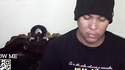 CHICOS CHECOS masturbación con la mano salpicando su cara !!!!