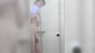 Ich beim Duschen 1