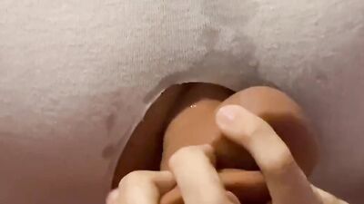 Jugando un poco hasta venirme