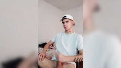 straight guy masturbates watching gay porn