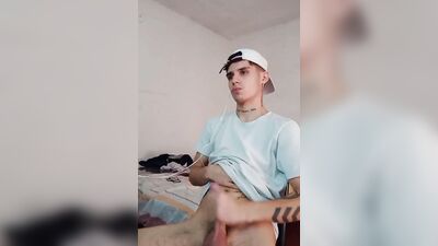 straight guy masturbates watching gay porn
