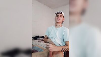 straight guy masturbates watching gay porn