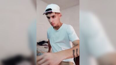 straight guy masturbates watching gay porn
