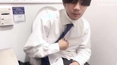 [I'm being watched] I got horny during work and slipped out, but I was peeped at raw masturbation Ma