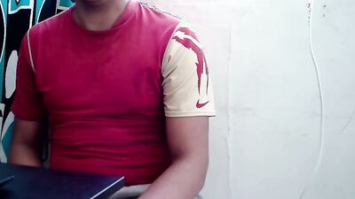 Lindo jovencito se divierte solo - salinass03