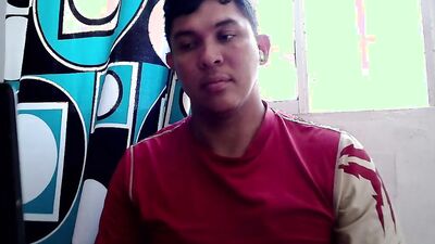 Lindo jovencito se divierte solo - salinass03