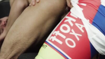 Gay chaps are making out and shag in this hot gay video